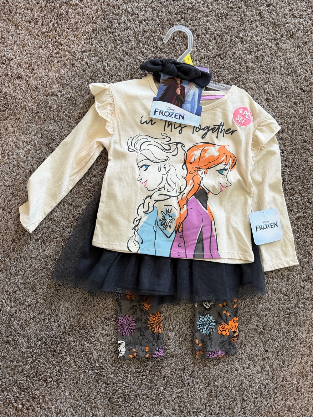 Disney Frozen Sisters Cream & Black Set